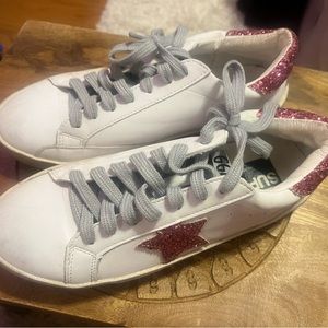 New Pink star sneakers! Size 8!